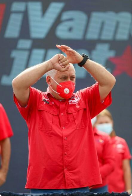Bienvenido Camarada <a href="/dcabellor/">Diosdado Cabello R</a> a nuestro Estado Lara vamos juntos este #6Dic a recuperar la Asamblea Nacional con los candidatos de la patria Venceremos #VenVamosJuntosLara #VotoGarantiaDePaz #ComunicadoresClapActivos <a href="/arguelloyepfri/">Yepfri Arguello</a> @soyangeladi <a href="/ClapStadium/">Elena Bonham</a>