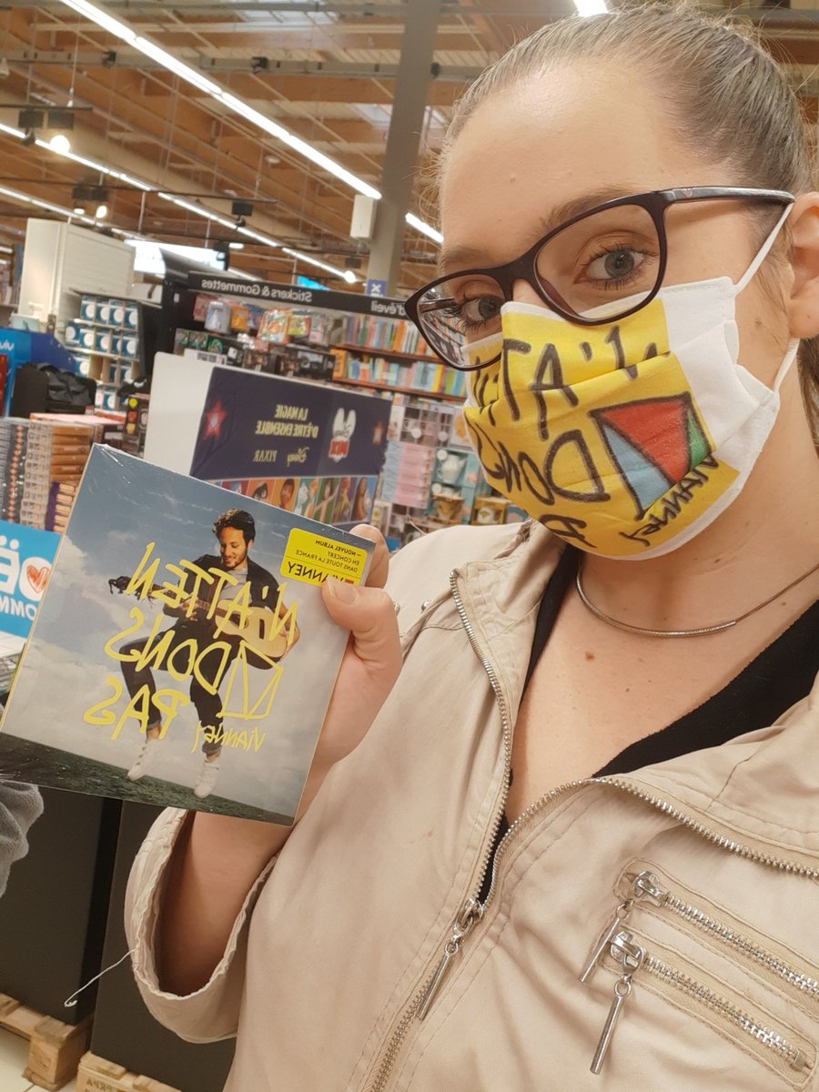 Comment repérer une fan de @VianneyMusique dans un magasin...😅😂
💚❤💙