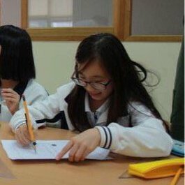  #CHAEYEON wearing glassesa thread;