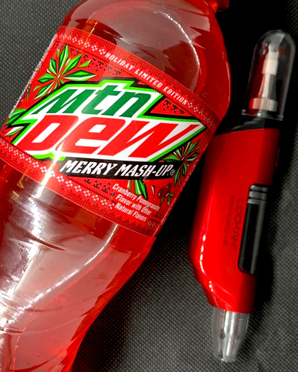 VapeNSmoke's tweet photo. Oh, it's the most wonderful time of the year!
#merrymashupmtndewavaiableatvapensmoke https://t.co/1aFP1kiOTl