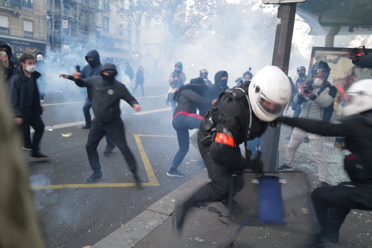 Погромы во франции