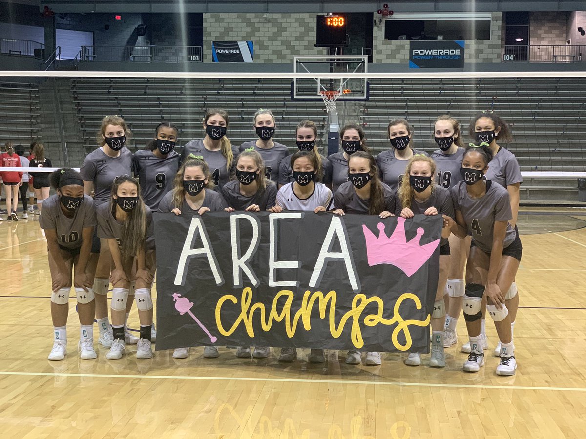 THESE👏🏼GIRLS👏🏼RIGHT👏🏼HERE! Words cannot describe how proud of them we are, they are the true definition of grit, determination and resiliency! When faced with adversity they always kept fighting and continued to be “all-in”! Thank you for an amazing season, we love you! 🤍