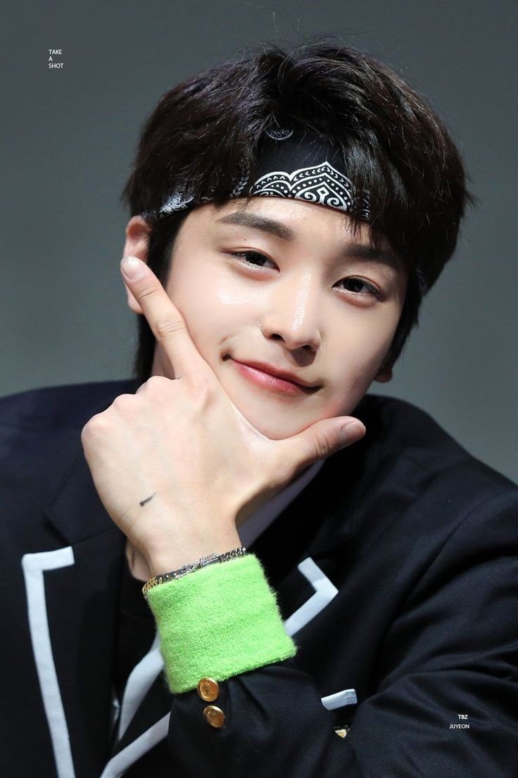 Juyeon's pretty handsa very important thread!