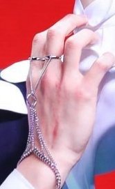 Juyeon's pretty handsa very important thread!