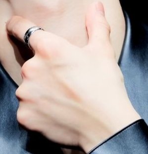 Juyeon's pretty handsa very important thread!