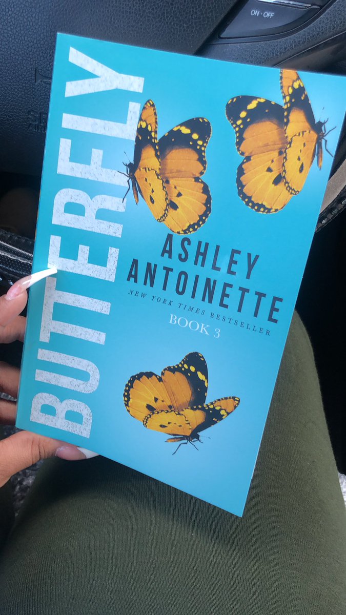 pearls_andgold's tweet photo. @novelista #butterfly3 #iloveithere https://t.co/XPS4uKkVAX