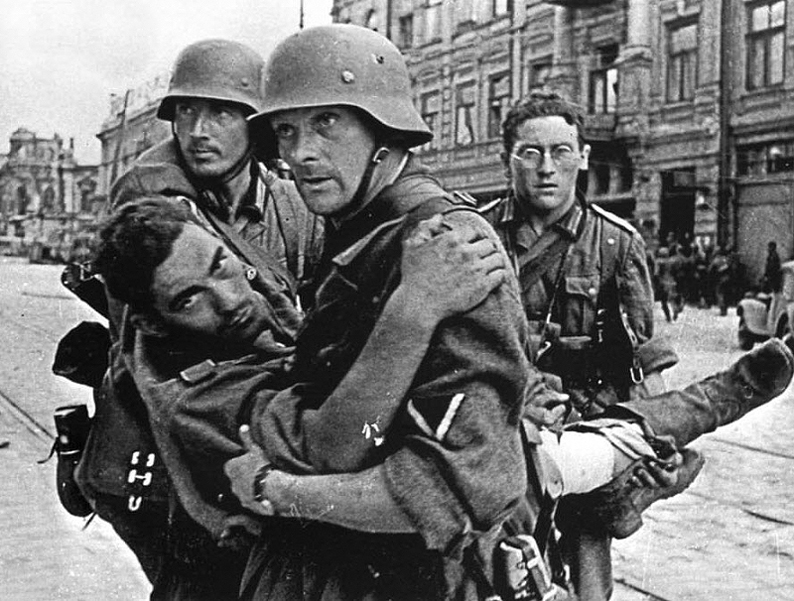 EdC_wargame's tweet photo. Tropas alemanas sitiadas cerca del pueblo de Tim ordenan una Defensa Desesperada para evitar la destrucción en caso de retirada #Stalingrad44 #wargames #juegosdemesa #boardgames Seguimos con la Secuencia de Juego EDC Wargame! https://t.co/9b7bzY8vDY