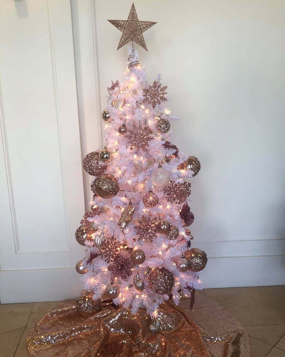 VisitAvalonNJ's tweet image. avalonfestivaloftrees.com
TEXT: 315-840-3563 the item's 3-digit code + $ + AMOUNT (Example: ACC$170)

Avalon Chamber: ACC
Perfect for the girl that loves everything pink and sparkly!

Michele's Salon and Spa : MSS
Glittery and gold, plus a $50 Gift Certificate!