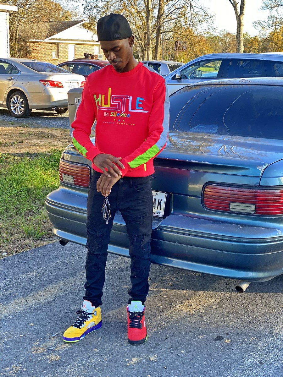 PurpRollerSupp's tweet photo. Put yoself first cause that’s what they gone 
#FreeDaWest🔓 https://t.co/gajPN9lcyd