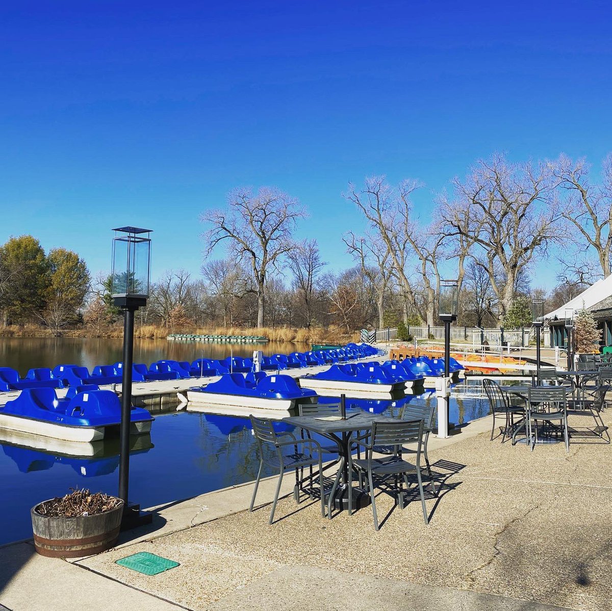 boathousestl's tweet photo. Happy Saturday Folks! Please join us today for Small Business Saturday! We have plenty of socially distanced patio seating and a delicious pulled pork nacho special. Also, it’s the LAST DAY FOR BOAT RENTALS for the season. So come on down and enjoy this beautiful afternoon! https://t.co/QHJTZK9yaR