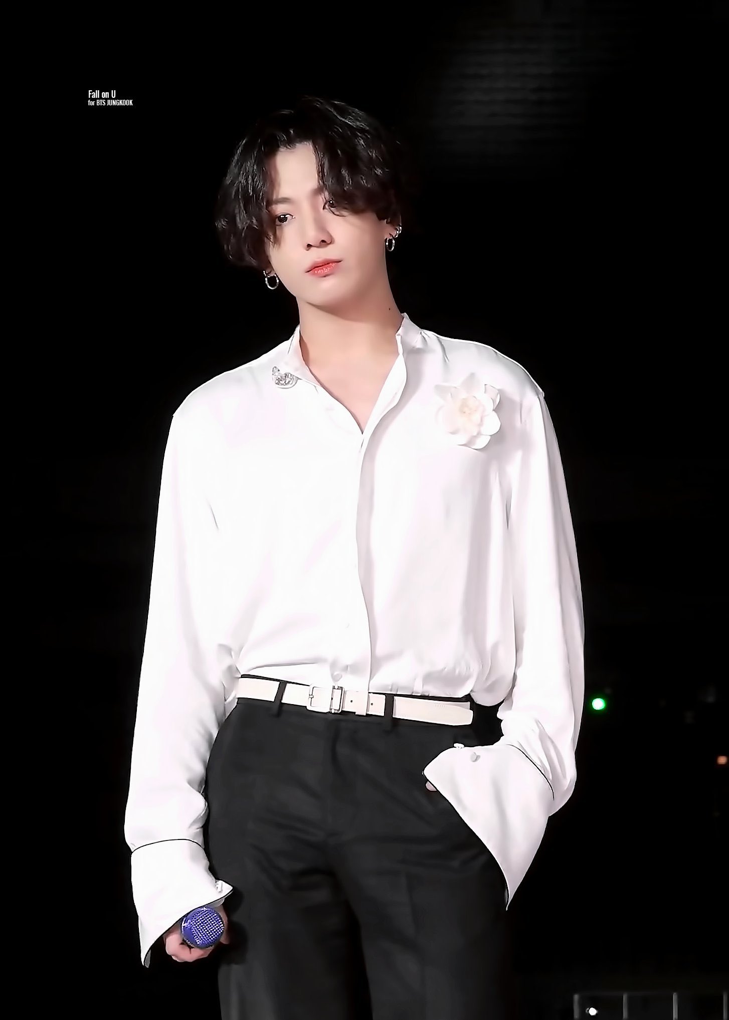 Jjk ٹوئٹر پر Media Bts Jungkook S Visuals Performances On 2020 Amas Went Viral Among Non Fans Living Up To His Tag As The Fan Attractor Jungkook This Time Is The Guy With Curly Hair The Guy In A Pink Suit And The Guy Who