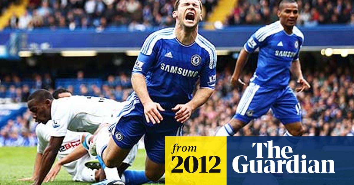 It took Branislav some time to fit in at Chelsea, according to reports the Serb struggled to impress in training having a lack of fitness. He was kept out of the team by José Bosingwa who was the 1st choice option at RB.Ivanovic was trialed as a backup CB firstly