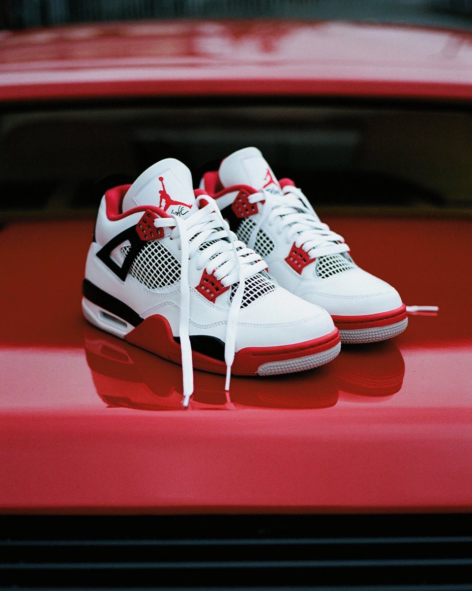 itsyaaboiii's tweet photo. Copped! Shoutout @snkr_twitr 🔌🔌🔌 #Jordan4 #FireRed4 https://t.co/hSfiSYC2im