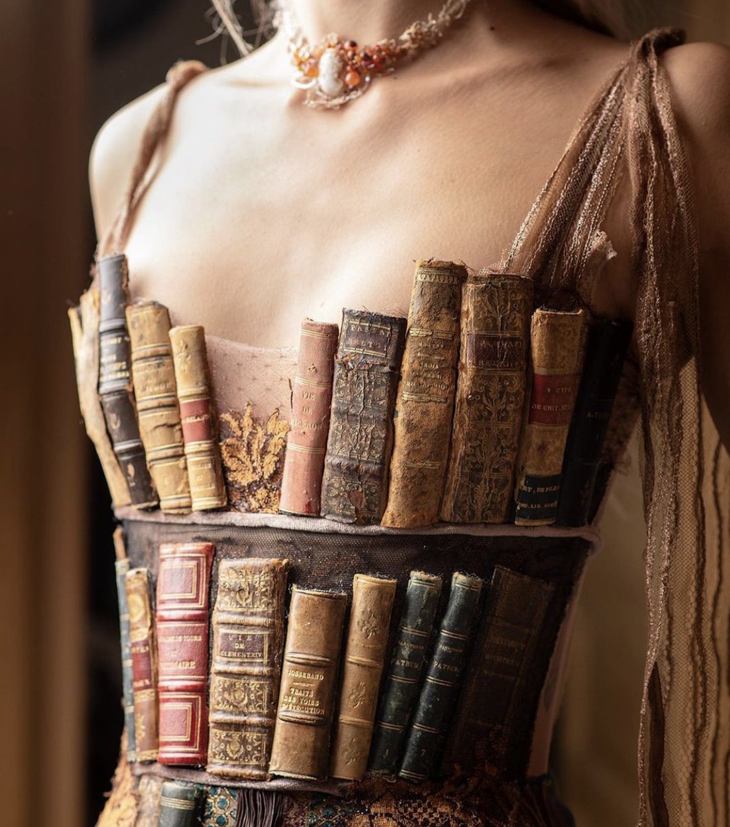 pamvonhadder's tweet photo. handmade book dress by sylvie facon https://t.co/fmzkDje04s