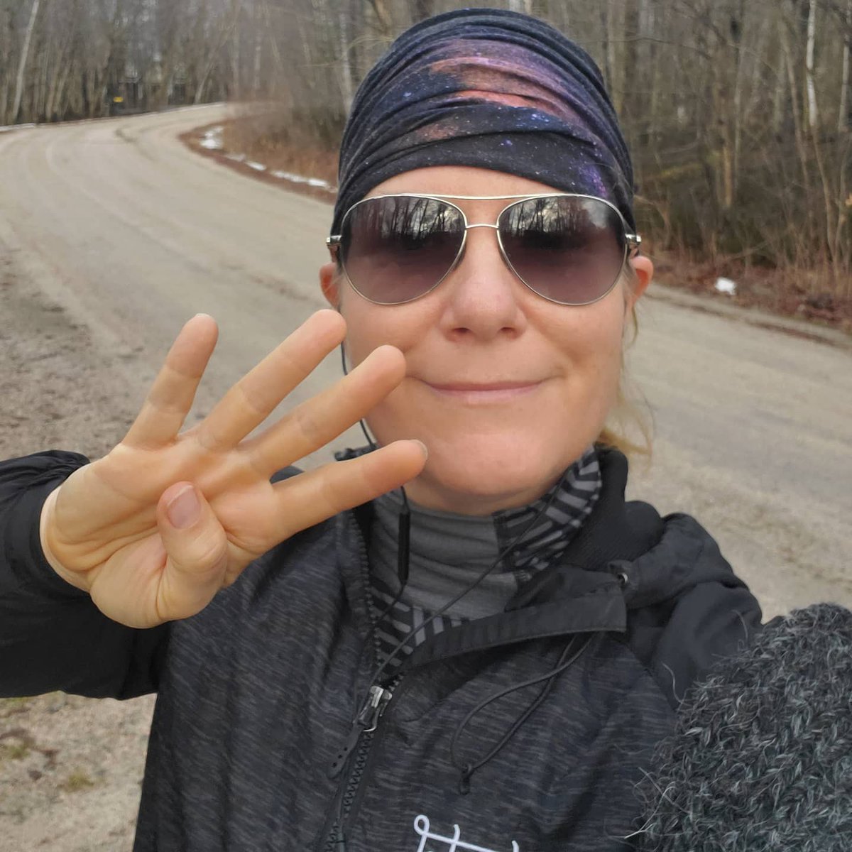 khala_naturals's tweet image. MAF training before and after. Sun at the start,  flurries at the finish. 
#lowheartratetraining #run #FitnessMotivation #fitover40