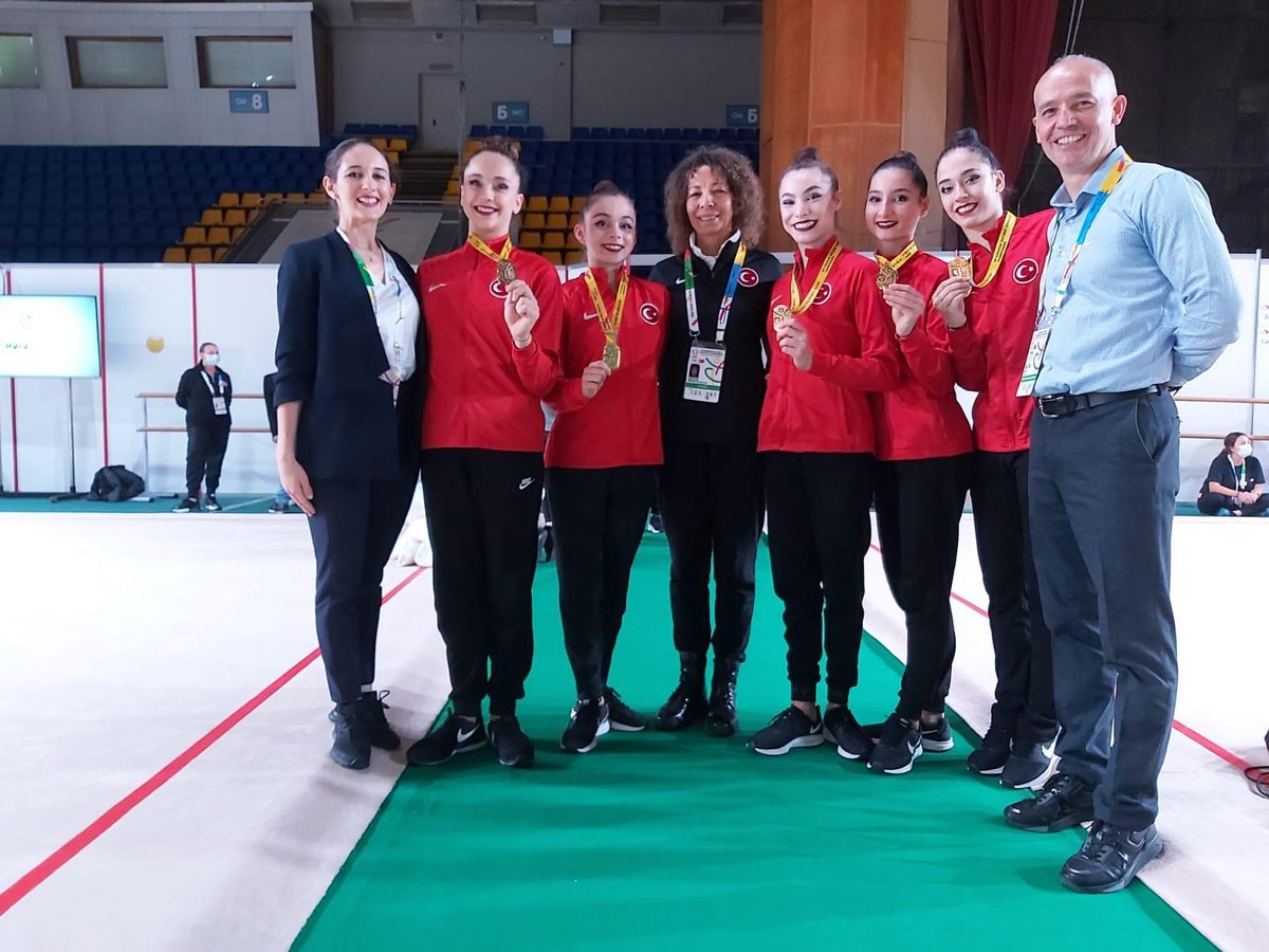 turkcimfed's tweet photo. Ritmik Cimnastik Grup Milli Takımımız üç çember + iki labut aletinde Avrupa Şampiyonu oldu. https://t.co/XMOMRdBGZz https://t.co/umsxklXSB9
