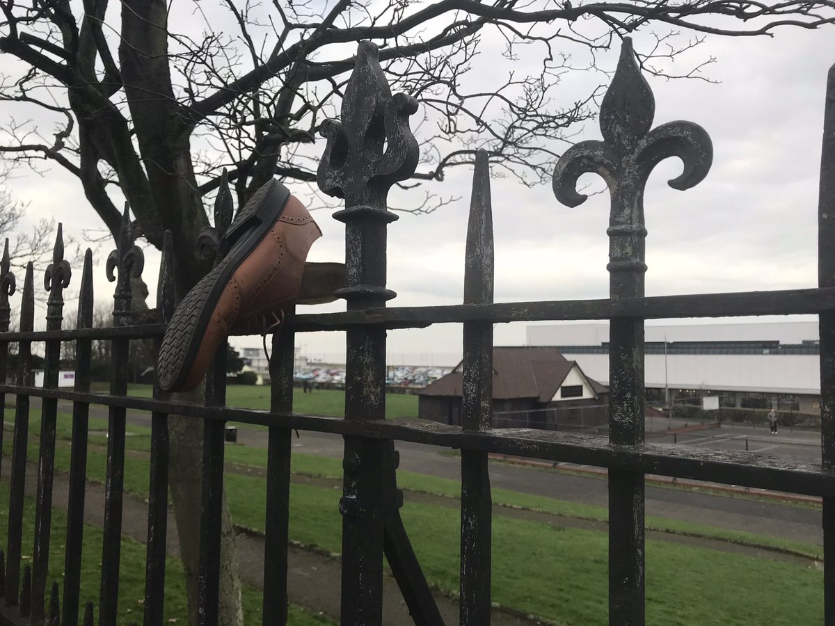Liverpolsen's tweet photo. “Well, I'm not going to give away all the details, am I? Or else anyone could claim it. They'll have to describe it to me when they get in touch.”
One of my fave @InsideNo9Tweets episodes came to life shortly after reading the Series 1-3 script books.
#diddlediddledumpling 👞 https://t.co/KbcvnyCmV7