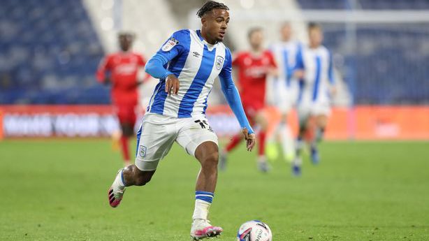 ChampBallers's tweet photo. Josh Koroma for Huddersfield Town this season:

44 shots (most 🌟)
18 chances created (second-most)
14 successful dribbles (second-most)
4 goals (most 🌟)
1 assist

Quickly developing into a key player in this division.

#HTAFC https://t.co/wUn6vqoNtF