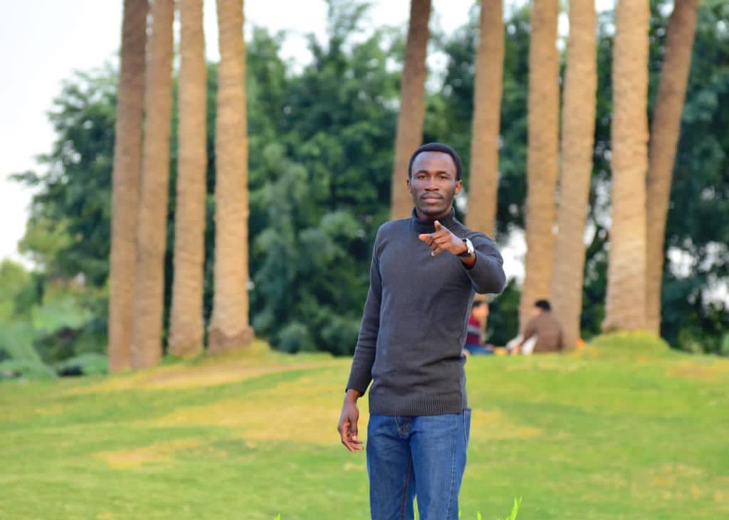 AbdouSalam6C's tweet photo. Tout est question d’art.
L’art de faire genre!
#Diaytar #SuperStar
Tague  #PlusPlus si tu veux la dose https://t.co/DZ0zMY0RVF