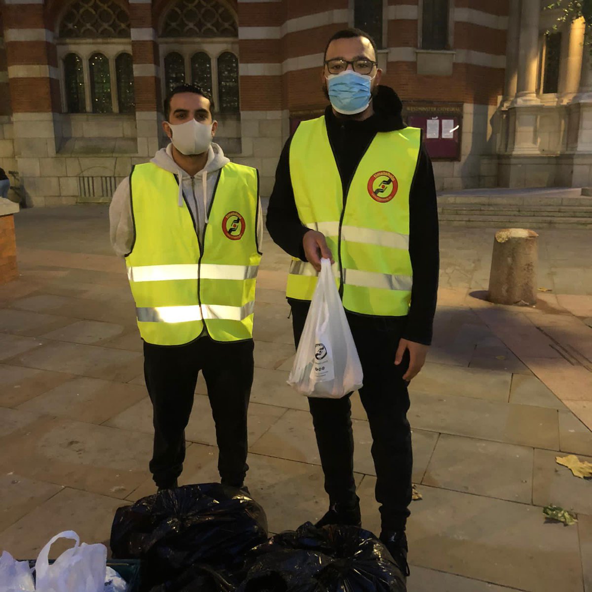 TimetoHelpUK's tweet photo. Minimum 150 #homeless people fed every Saturday. Thanks to to all our volunteers and donors who made this possible🙏🏻 #timetohelpuk https://t.co/Iza36TDOgv