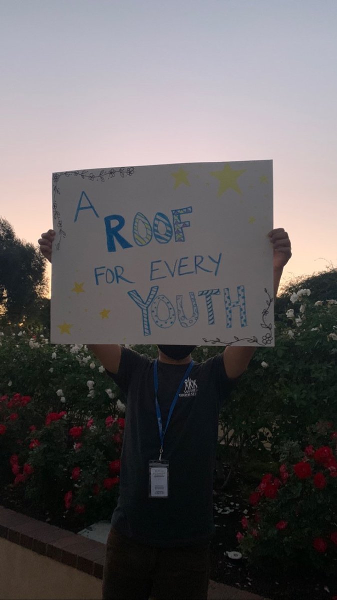 sdyouthservices's tweet photo. November is National Runaway Prevention and Homeless Youth Awareness Month. Did you know that there are more than 1,500 youth living on the streets of San Diego each  night? No #youth deserve to be #homeless. Help us raise awareness. More info at https://t.co/ESMpDGXb1g. https://t.co/B1LZZ2DYWl