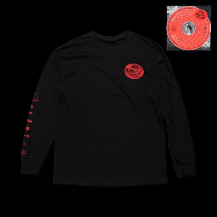 EtudiantRap's tweet photo. 🚨[CONCOURS] 

C’est bientôt Noël, alors si vous voulez vous faire plaisir ou faire plaisir à un de vos proches, on vous fait gagner la tape Don Dada avec le T-Shirt ✨

RT + FOLLOW @EtudiantRap et @Ornate_ et mentionne un pote pour avoir plus de chances de gagner ❄️ https://t.co/GpSGmTqyfK