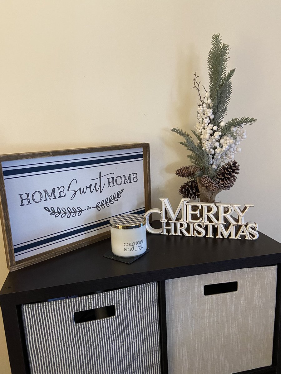 ABalthazorTV's tweet photo. It’s beginning to look a lot like Christmas. All that’s needed is the Christmas Card tree to fill up with cards 😊🎄 https://t.co/DUBVm6xsKV
