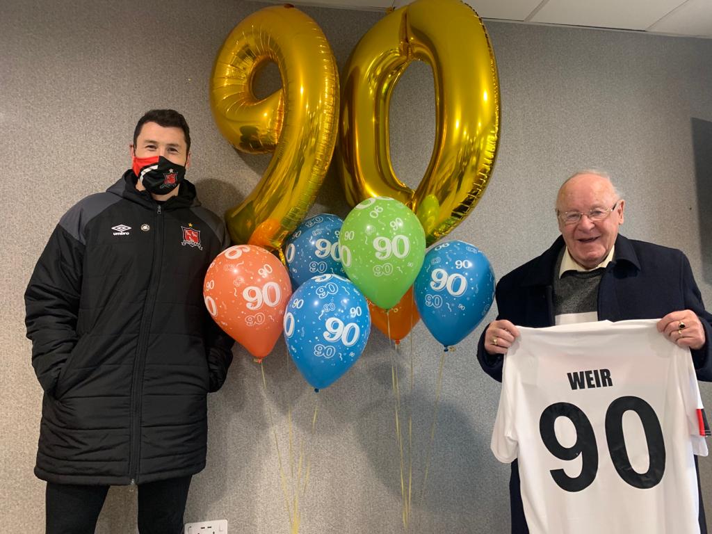 DundalkFC's tweet photo. π Volunteers are the backbone of every League of Ireland club and Saturday was a special day for one of the club's unsung heroes as Des Weir celebrated his 90th birthday.
https://t.co/AZDKpnamQV
#ClubTownCommunity https://t.co/tFnC1DqymU