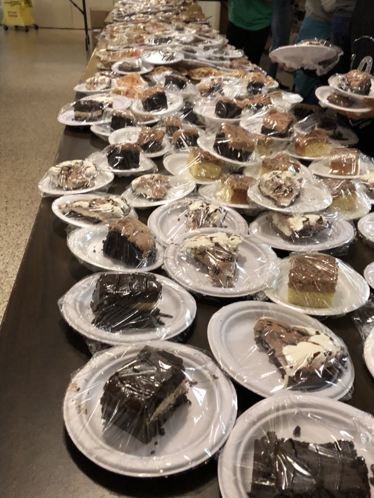 wpcnac's tweet photo. We are thankful for the many hands, chefs and donors sharing Thanksgiving blessings in coordination with Blessing Bags For Nac. #WPCinNac #neighbors https://t.co/JgFNhMlPVc