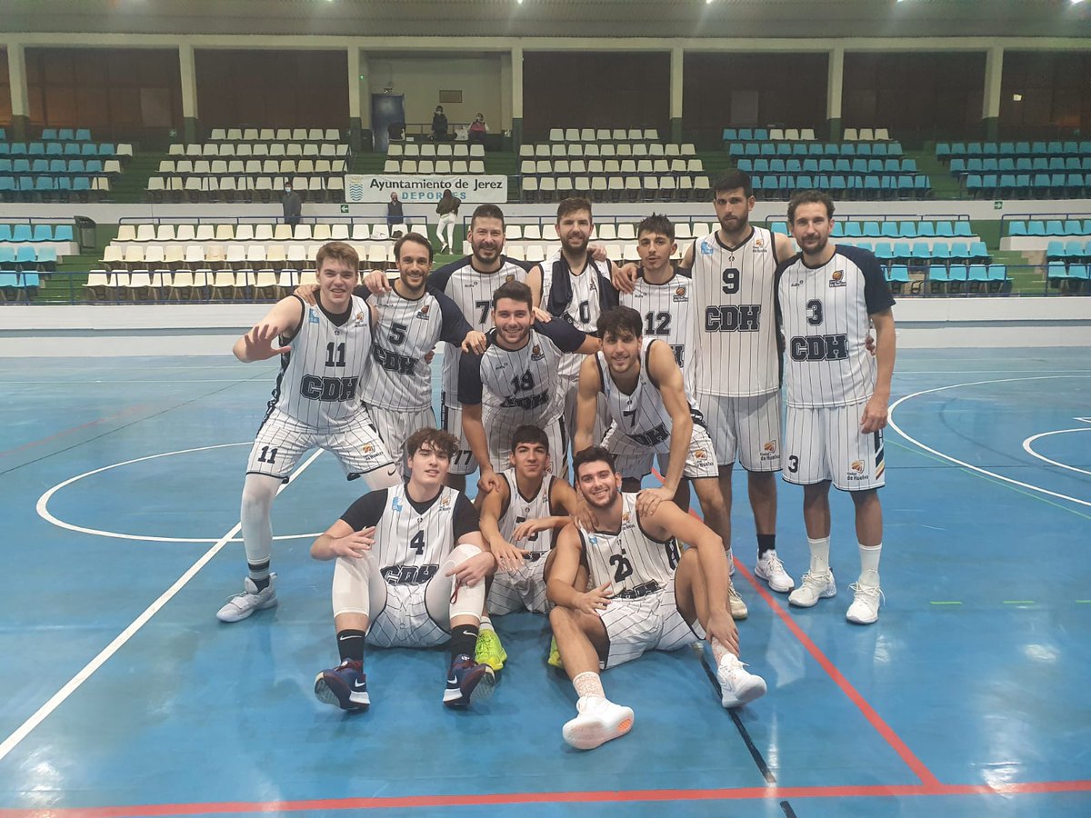 CiudadDeHuelva's tweet photo. ¡Víctoria! 37-102. Gran partido de nuestros jugadores. Debutan en la categoría los jugadores juniors de primer año: David Postigo 3 p 1 a y Ale Márquez, 4 p 2 r y 9 créditos de valoración. https://t.co/te8Zx5zBGM