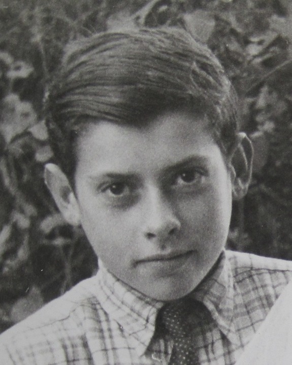 AuschwitzMuseum's tweet photo. 29 November 1929 | Czech Jew Tibor Taglicht was born. As a refugee he went to Norway.

He was deported to #Auschwitz with his sister Vera in March 1943. He was selected as able to work. He asked to stay with his younger sister. They were both murdered in a gas chamber. https://t.co/STUCvTcTdU
