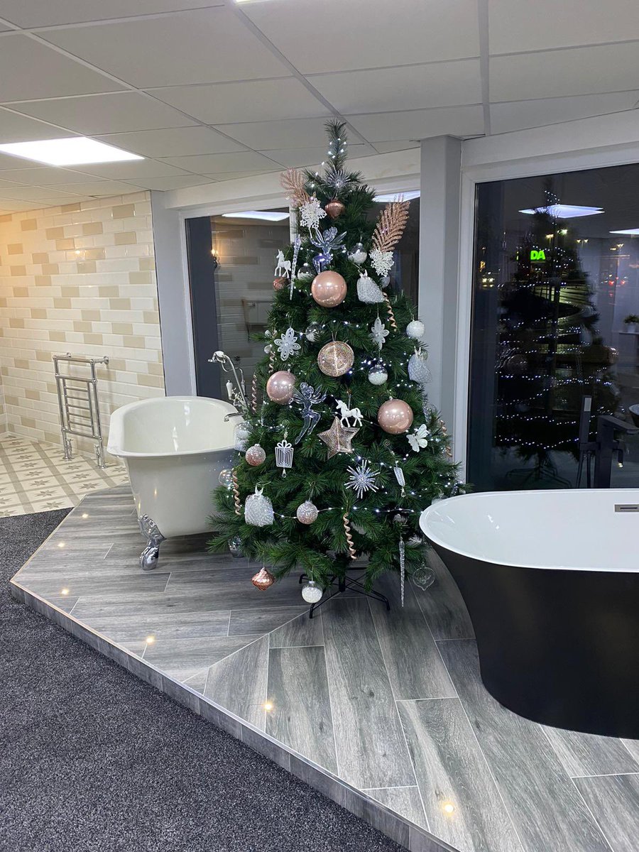 Chrishilly1987's tweet photo. Some festive spirit in the showroom this afternoon getting ready to open again next Wednesday. @ImmerseBathroom #festivespirit https://t.co/FDMG0IFL0t