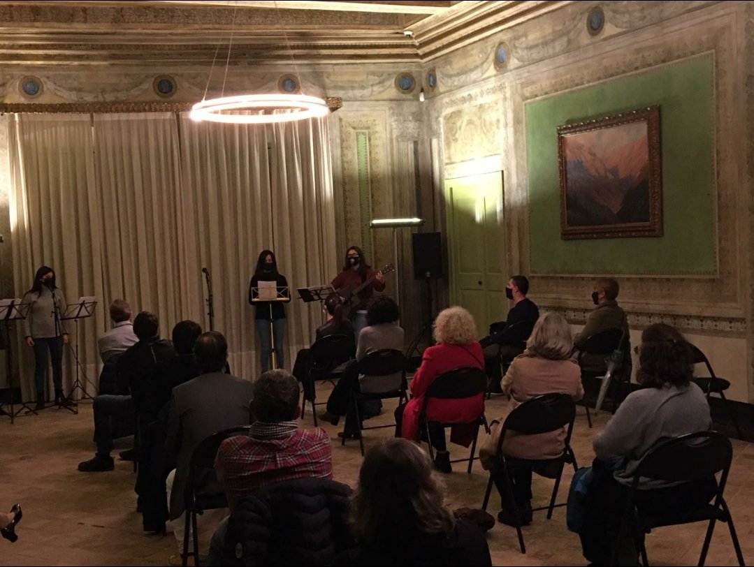 lciuro's tweet photo. Tarda amb la @pessebresSBD. Ni la pandèmia evitarà que un any més gaudim d'aquestes meravelles artesanals. 
Enguany n'hi ha més de 40 exposats arreu de comerços de tota la ciutat
Felicitats per la bona idea!
#Sabadell 
#FaNadal
#Cultura https://t.co/NAQ3Nxm2pa