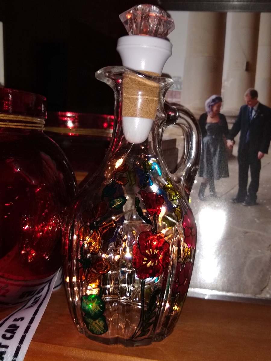 BirkieJoolz's tweet photo. The virtual Batley Christmas Lights switch-on was lovely - I've put my lights on but will hold the tinsel till December (don't want to peak too soon 😉)
#winterGGT https://t.co/28tHtSGS6V