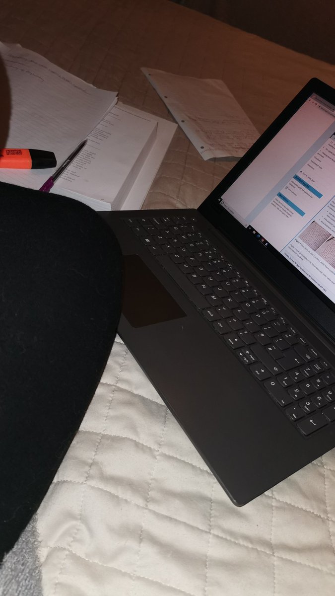 Precious_k1979's tweet photo. I've got a essay to submit in like 3 days time!! 
Why do I do this to myself 😭😂 I've got serious writers block 🤦‍♀️ https://t.co/4zjx1OwwZn