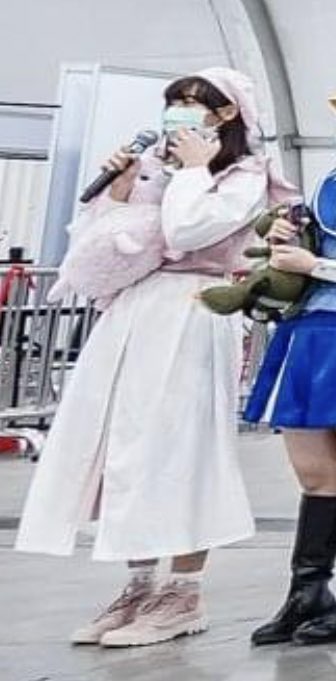 ชมพูทั้งตัว เเต่งเป็นโมโม่แหล่ะ55555(