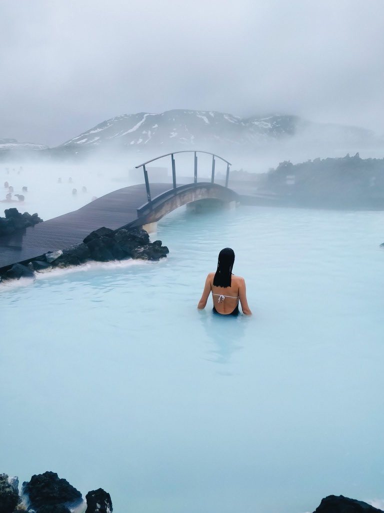 INTERIORPORN1's tweet photo. The Blue lagoon looks spectacular 🇮🇸 https://t.co/kbkuEq5FcX