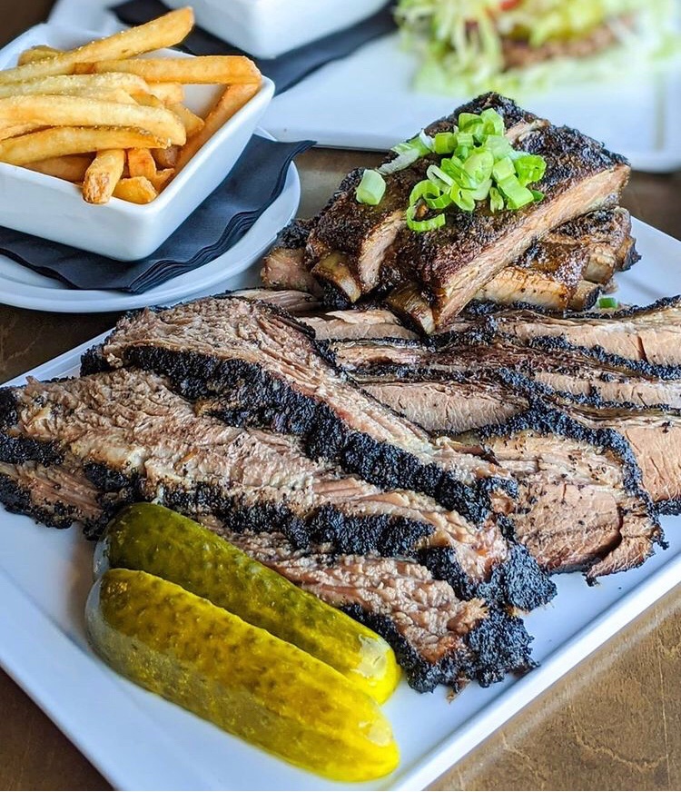 Trolley_5's tweet photo. It's a in-house smoked BBQ kind of Saturday 🔥

#communitybrewpub #yycbbq #supportlocal https://t.co/PCJ8c8Mapc