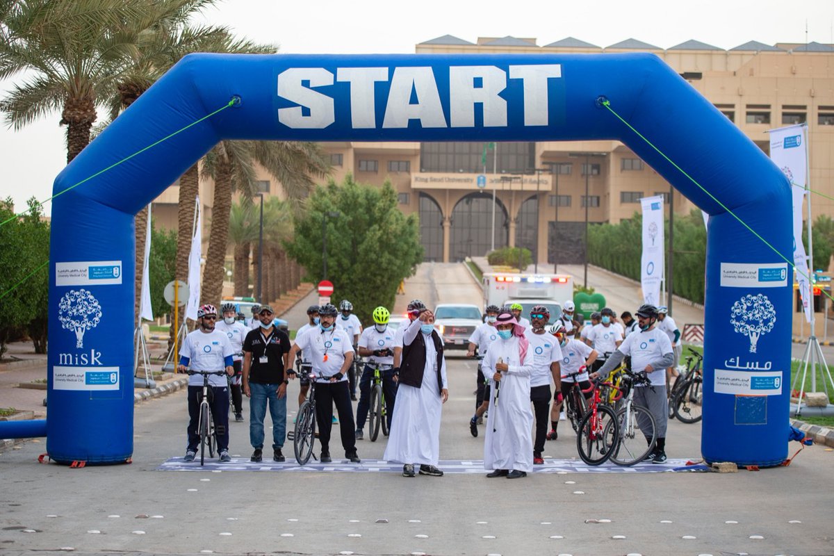 ksumedicalcity's tweet photo. بمناسبة #اليوم_العالمي_للسكري نظمت  #المدينة_الطبية_الجامعية بـ #جامعة_الملك_سعود بمشاركة  #مسك_الخيرية ماراثون الدرجات الهوائية بحضور رئيس المركز الجامعي للسكري د.محمد مجممي و عدد من منسوبي المدينة الطبية و تهدف الفعالية الى توعية المجتمع بمرض السكري و الطرق الصحيحة للوقاية منه https://t.co/r5gBfEUggB