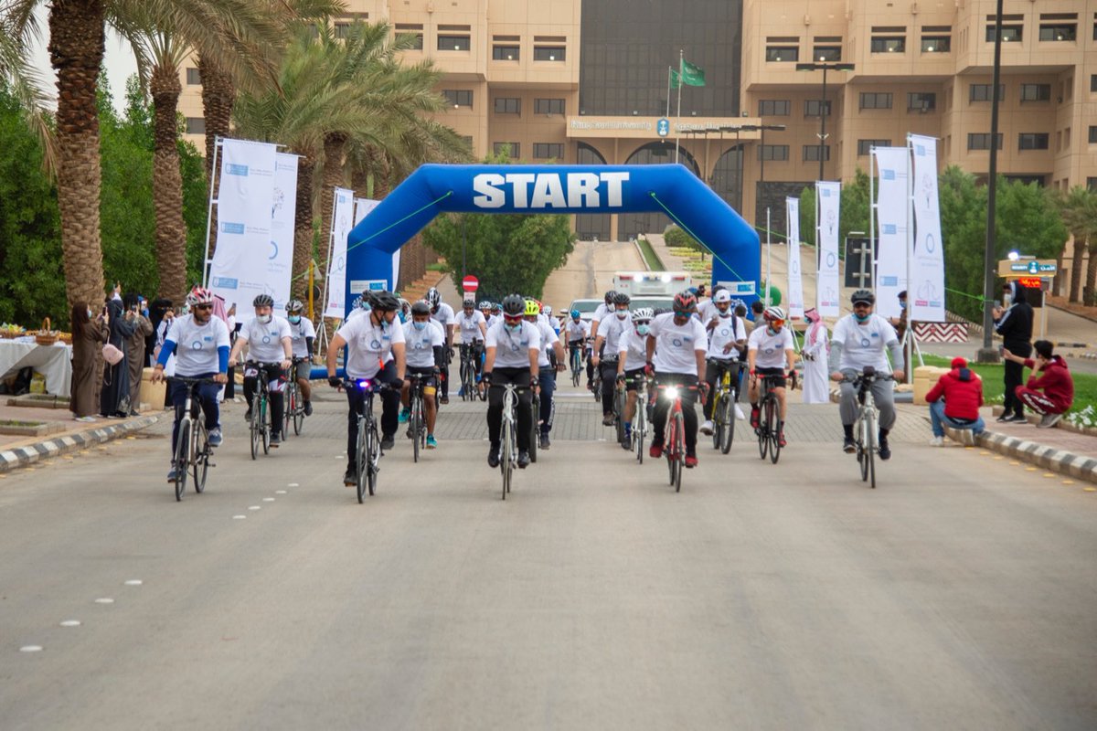ksumedicalcity's tweet photo. بمناسبة #اليوم_العالمي_للسكري نظمت  #المدينة_الطبية_الجامعية بـ #جامعة_الملك_سعود بمشاركة  #مسك_الخيرية ماراثون الدرجات الهوائية بحضور رئيس المركز الجامعي للسكري د.محمد مجممي و عدد من منسوبي المدينة الطبية و تهدف الفعالية الى توعية المجتمع بمرض السكري و الطرق الصحيحة للوقاية منه https://t.co/r5gBfEUggB