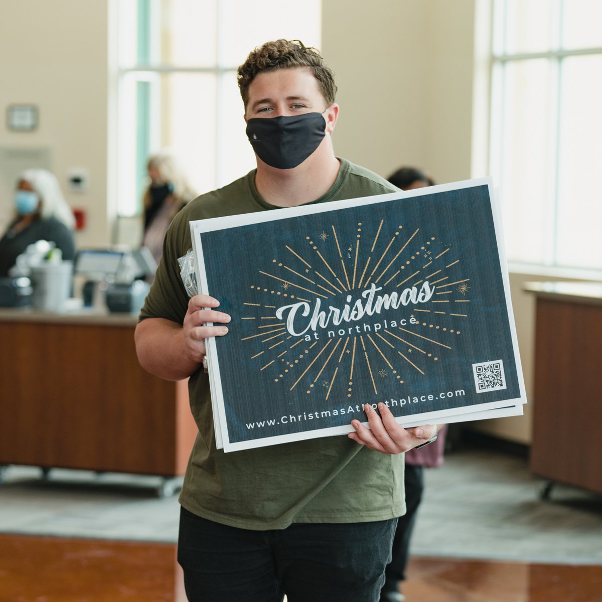 Have you picked up your Christmas at Northplace yard sign yet? It not, no worries! You can pick one up tomorrow at our information desk! Let’s help spread hope this Christmas season!
#christmasatnorthplace