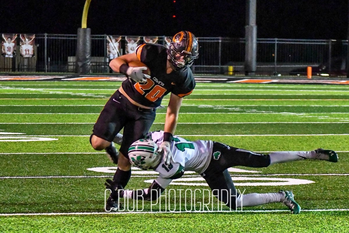 CDubPhoto405's tweet photo. Not everyone is a playmaker!  This guy sure is bringing it on both sides of the ball every week.#bmchsokc #bmchsfootball #irishdna #playofffootball #ossaa5aplayoffs @cole_limber @BMCHSOKC @McGuinness_FB https://t.co/BpESlW3baL