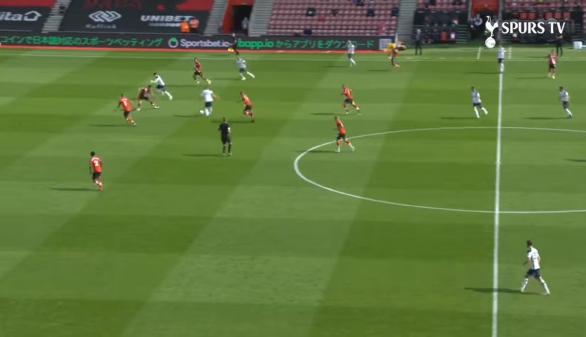  José uses the 4-3-3 but sets it up a bit differently.Højbjerg & Sissoko drop into the full-back position for Aurier & Reguilón to play up wide infront.Kane does not operate as a #9 anymore. He instead drops down, pulling a CB with him to allow Son & Bergwijn to make a run.