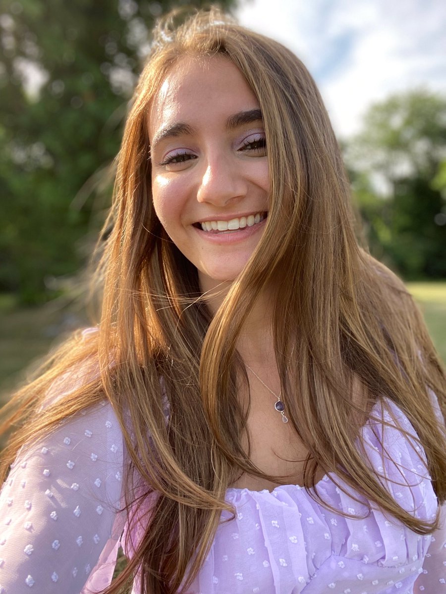 BGSUTours's tweet photo. It’s STC Spotlight Saturday! Lucia Boulos is a senior at BGSU studying psychology and minoring in art. She’s from Bath, OH (near the Akron area). After graduation, she plans to go to graduate school for Art Therapy and Counseling! https://t.co/eFcdlQbQCR