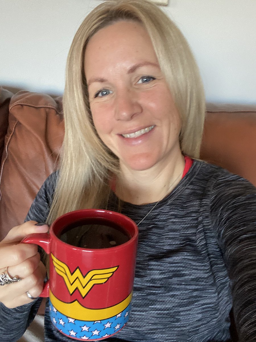 keeprunningkris's tweet photo. Cheers to Saturday! Finished a windy run with Sam this morning to bring my #runstreak to #day364 The math was not computing until 💡 it’s a leap year 🤦♀️ Going to need to hit day 366 to make it a year! #ofcourse2020 #celebrationonmonday #run #runyyc #yyc #runstreaker #runwithrivs https://t.co/B51MYsW0JJ