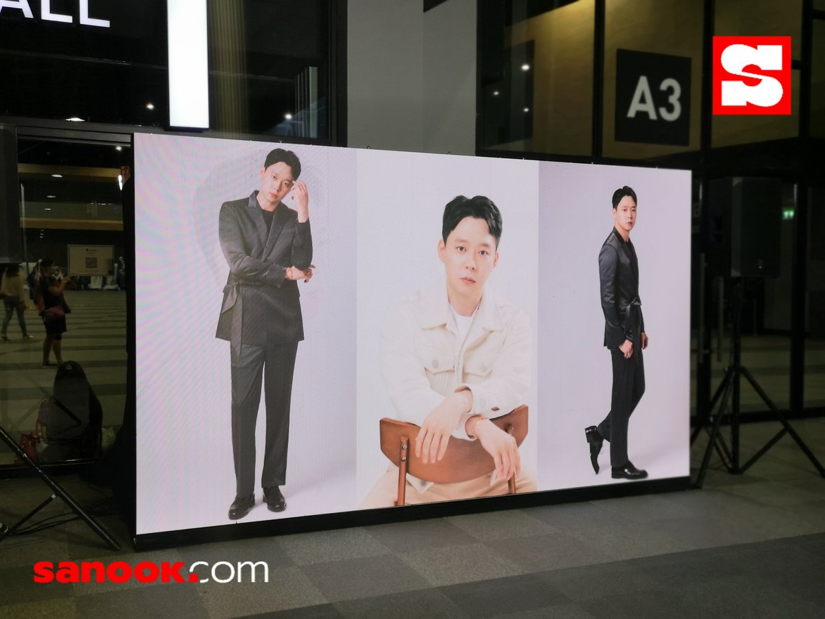 Sanook's tweet photo. จบลงแล้วสำหรับงาน Park Yu Chun  < RE:MIND>  1st Comeback Mini Concert  ของ พัค ยูชอน โดยก่อนที่ทุกคนจะได้ชมรีวิวเร็วๆ นี้ ทาง Sanook ขอนำภาพบรรยากาศด้านหน้างานที่เหมือนนิทรรศการย่อมๆ จากผู้จัดและแฟนๆ มาให้ทุกคนได้ชมกัน 

#SanookReporters #Sanook #ParkYuChun #PYC1stcomebackconcert https://t.co/A5DqIdLUfh