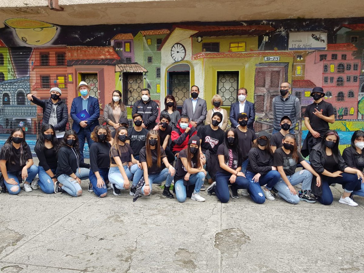Intervino también el Embajador de la Unión Europea en Ecuador,  Charles-Michel Geurtz, felicitando el trabajo realizado por <a href="/AF_Cuenca/">AF Cuenca Ecuador</a>, <a href="/TurismoEc/">Viceministerio de Turismo Ecuador 🇪🇨</a> , @TurismoCuencaEC y <a href="/utpl/">🎓 UTPL</a> para la Ruta de los Murales: Arte Urbano en Cuenca.
#ArteUrbanoCuenca