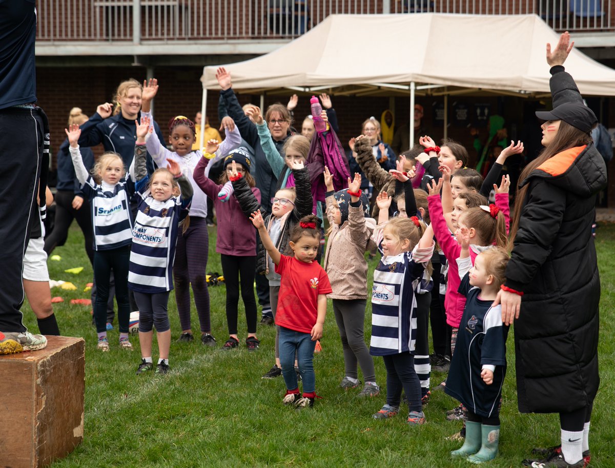 EcclesRugby's tweet photo. GIRLS, RUGBY IS GREAT FUN. Come and give it try at our
next #miniwarrior event on Sunday 13th December. 
Sign up using the link below before December 1st and you'll get a free pair of shorts! @EcclesLadies #thisgirlcan 
https://t.co/JinIWQUOsX🏉 https://t.co/2FIFCq5cXV