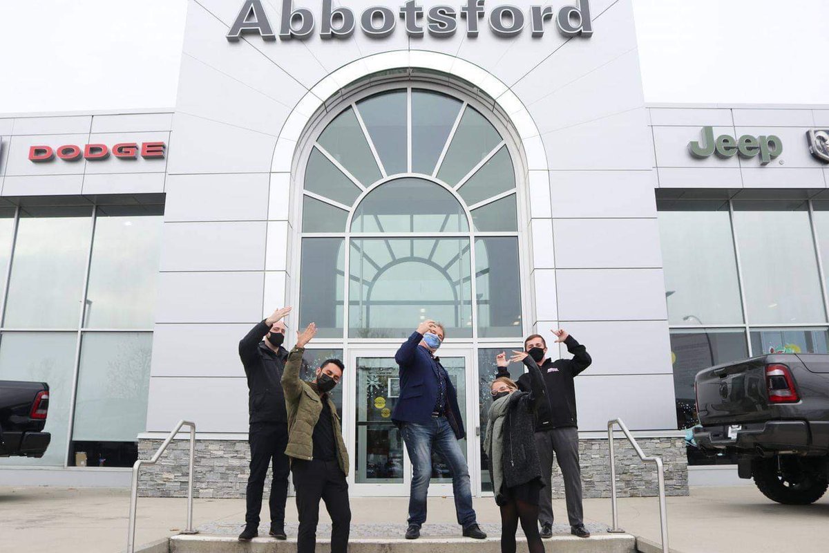 It's the Abbotsford Chrysler team inviting you to check out their latest inventory. Get that perfect gift this holiday season. 🎁 @abbotsford_chrysler 
.
More dealership features to come!
.
.
#fraservalleyautomall #abbotsfordautomall #abbotsfordchrysler #newjeep #NewDodge