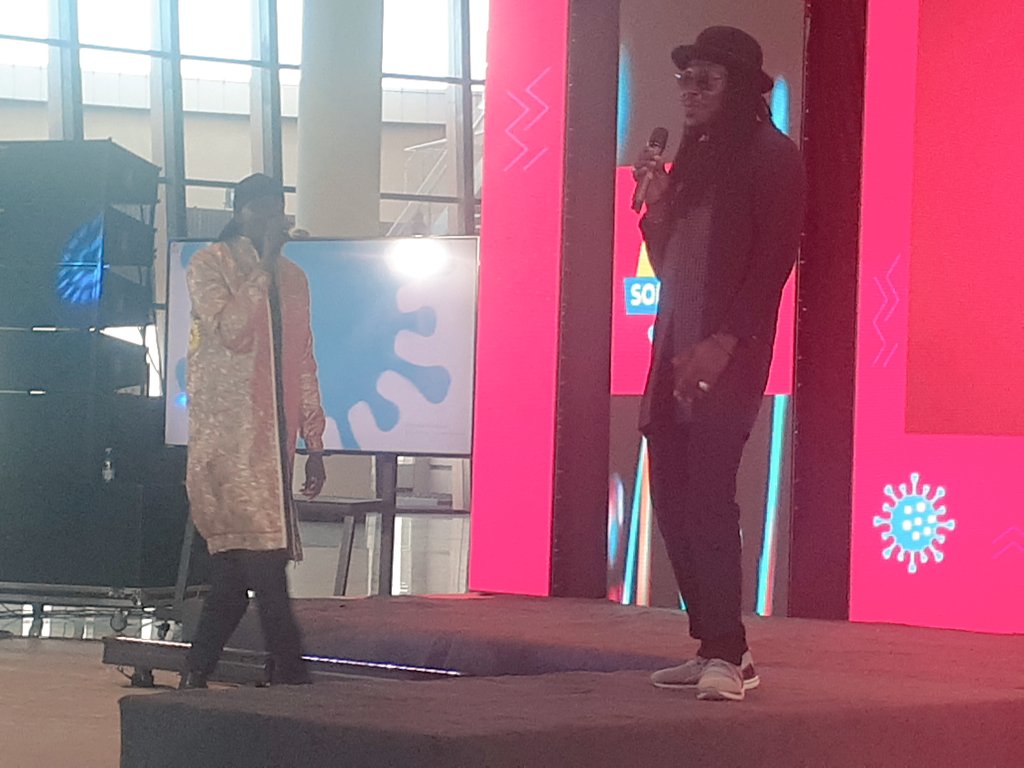 <a href="/NdongoD/">Indiscipliné</a> de #Daradji Family 
Exhorte les jeunes à rester et construire leur pays #MettreFin #ImmigrationClandestine 
Ils enflamment la salle 
#Liked @sobelngom , <a href="/ChangeFactors/">Social Change Factory</a> , <a href="/maremendour/">Mareme Ndour</a> , <a href="/CorpsAfrica/">CorpsAfrica</a> , <a href="/DuduFdv/">John Laax 🇸🇳</a> 
#Riposte 
#CoronaSolutions